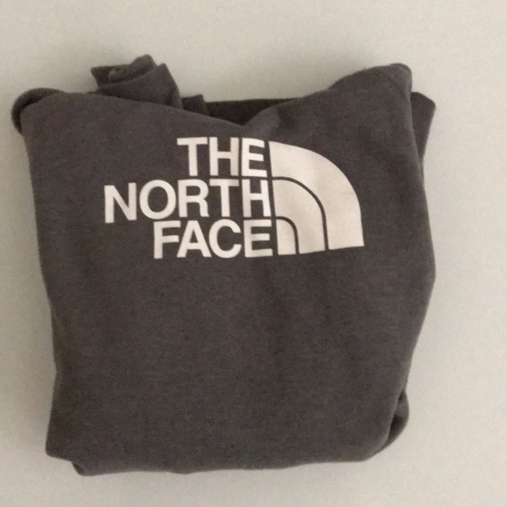 Women’s North Face Sweatshirt